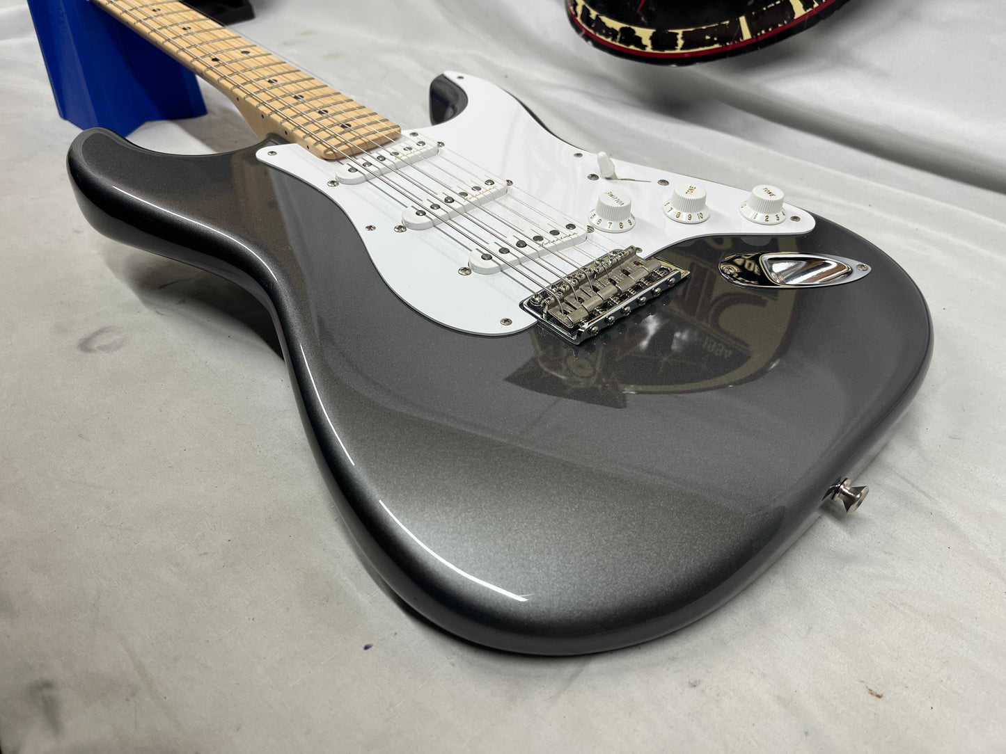 Fender Eric Clapton Signature Stratocaster Strat with Case - Pewter