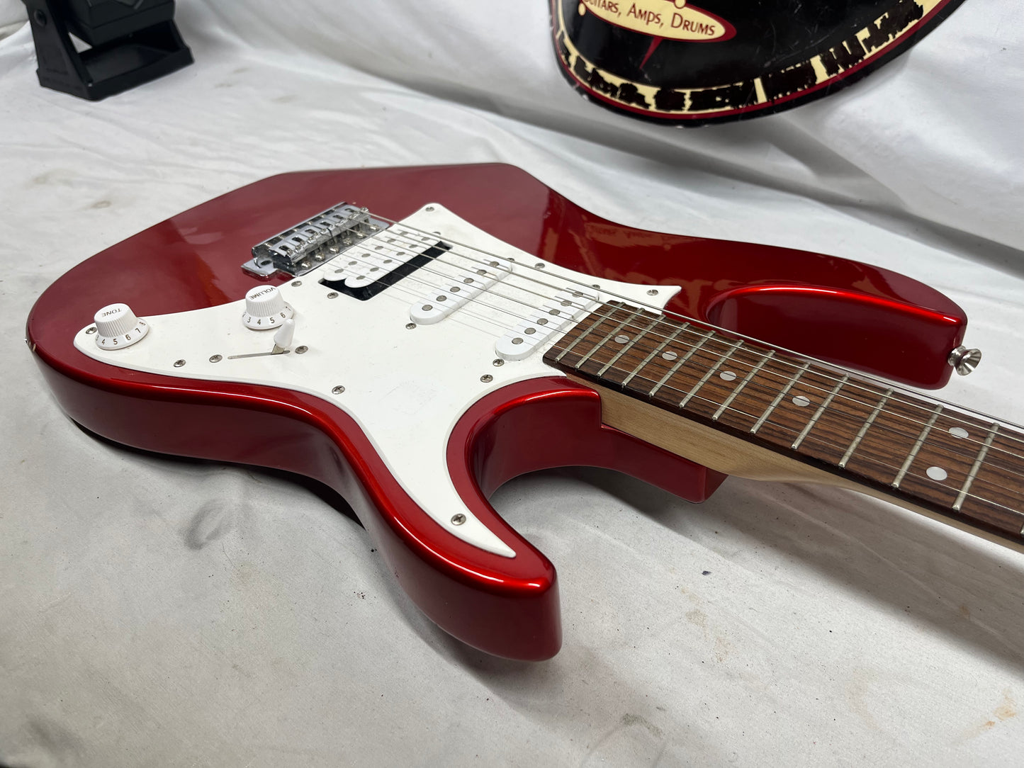 Ibanez Gio GRX40 Doublecut Electric Guitar HSS - Candy Apple Red