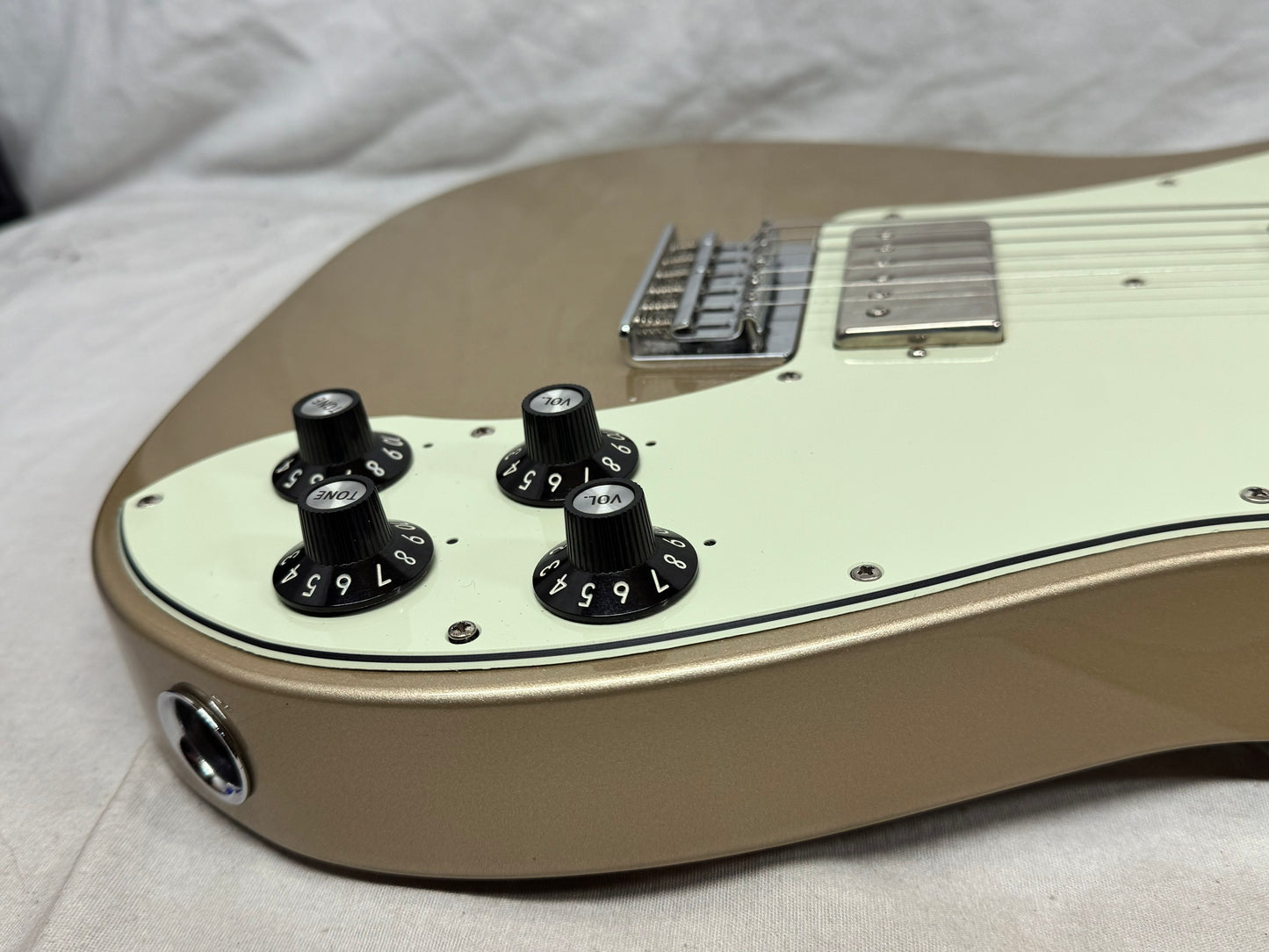 Fender Chris Shiflett Telecaster Deluxe Guitar with Case 2019 - Shoreline Gold / Rosewood fingerboard