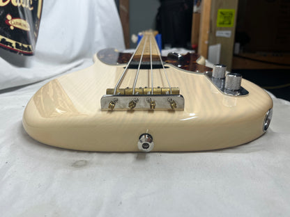 Squier Classic Vibes 4-String Electric Precision Bass '50s - White Blonde
