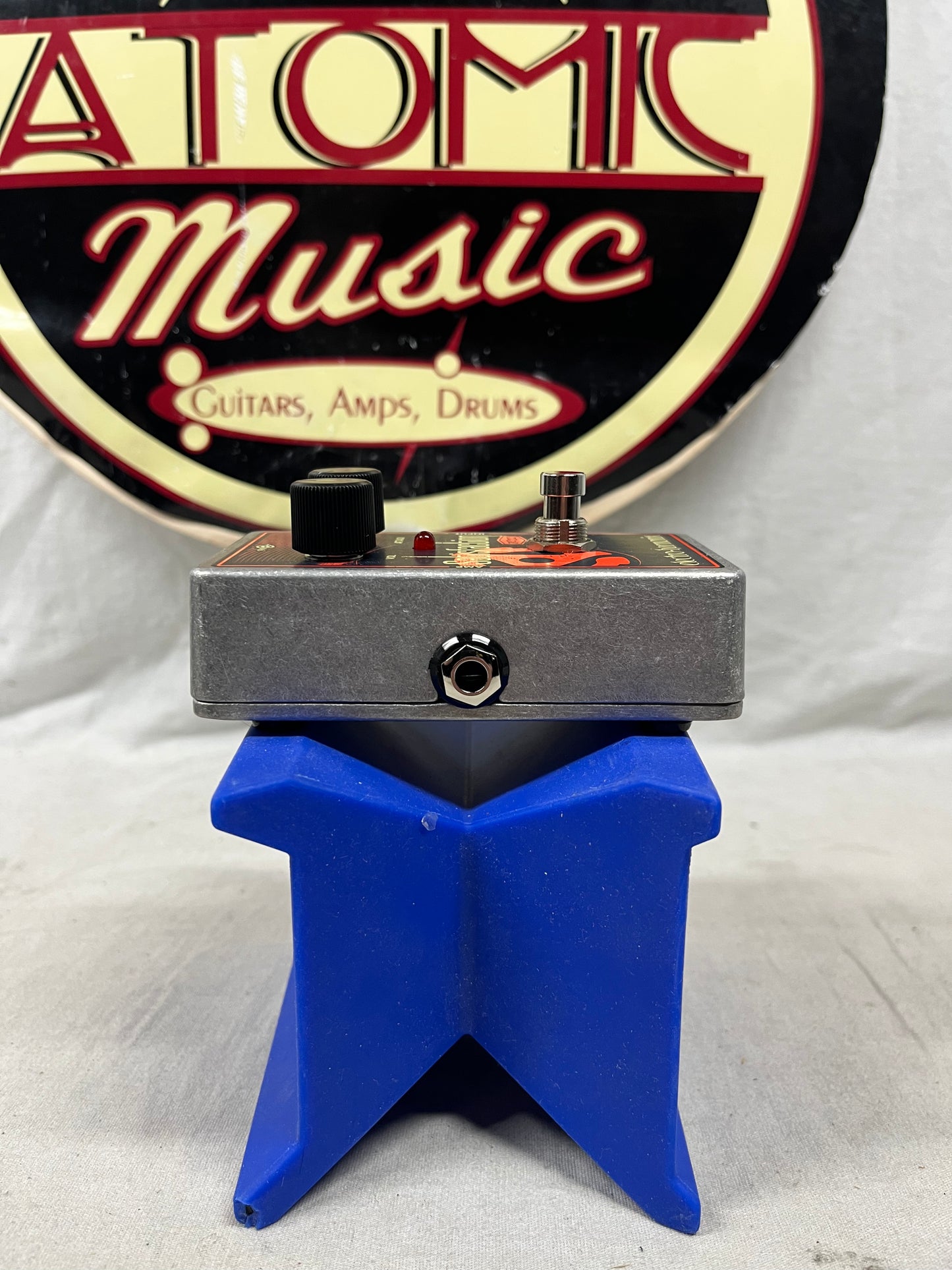 Electro-Harmonix Satisfaction Fuzz Pedal with Box
