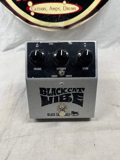 Black Cat Pedals Black Cat Vibe Vibrato Pedal with Power Supply