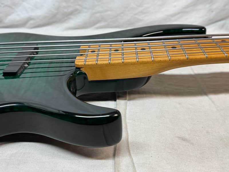 Peavey Millennium 5-string Bass - Image 14