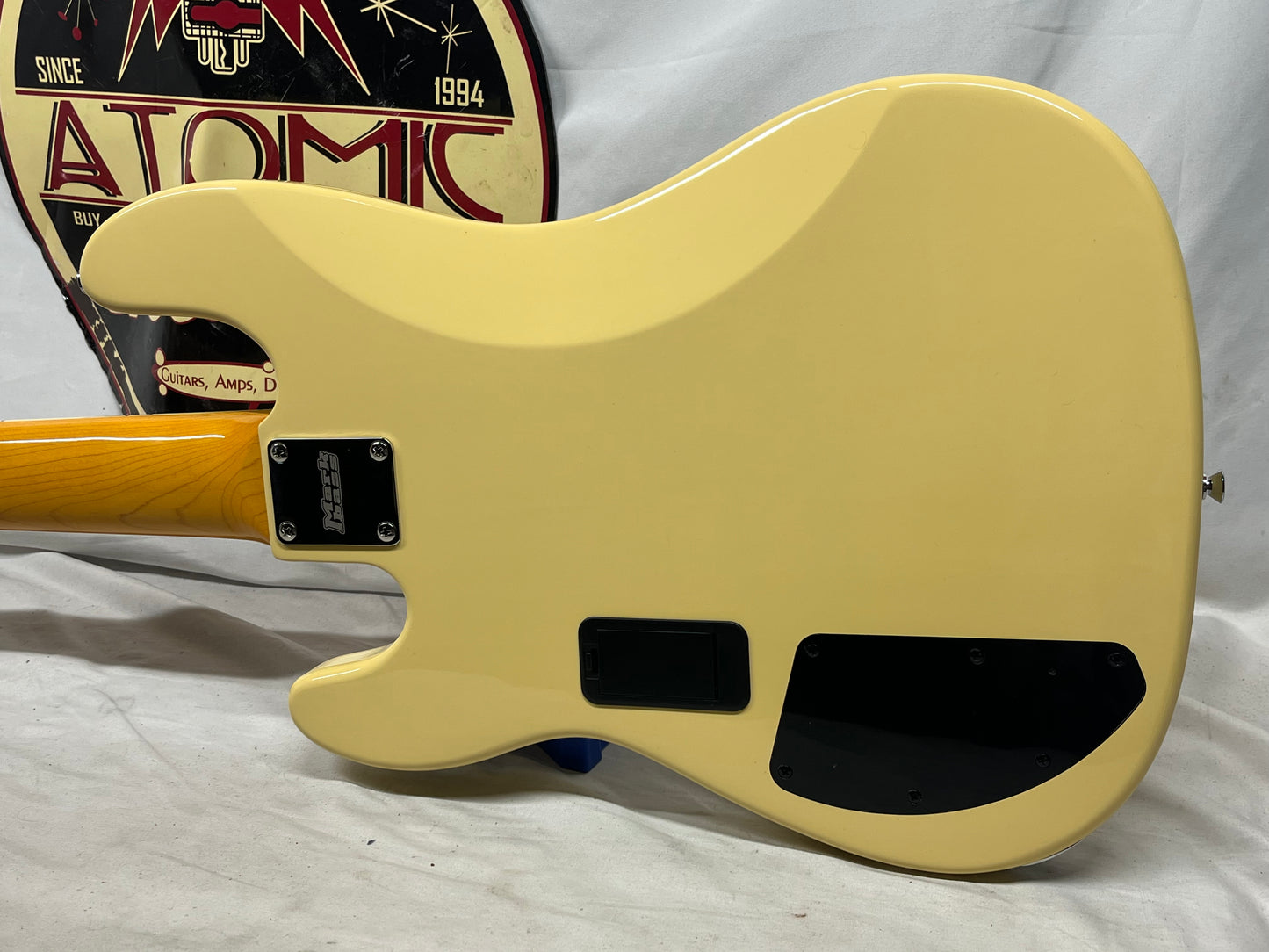 Markbass GV Series GV 5 gv5 Gloxy Val CR MP 5-String Bass with Gig Bag - Cream