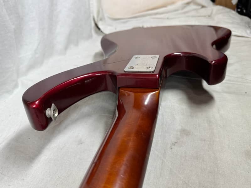 Gibson Victory 4-string Bass with Case - Image 23