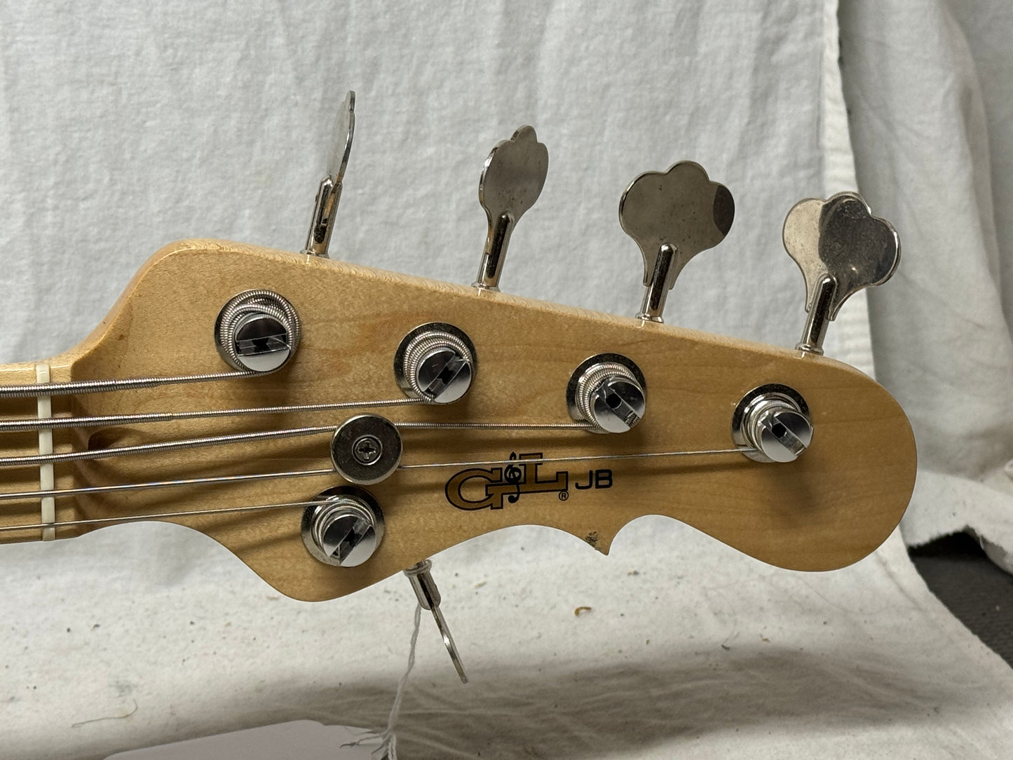 G&L JB-5 jb5 5-string Bass with COA + Case 2017 - Honey