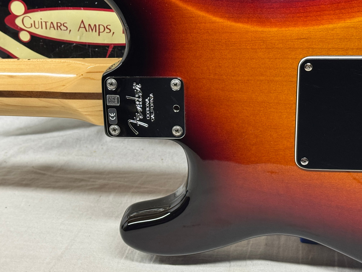 Fender American Standard Stratocaster Guitar with Case 2013 - 3-Color Sunburst / Maple neck