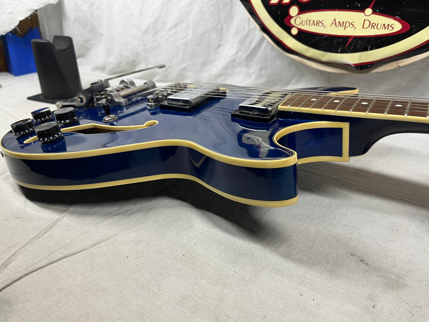 Ibanez AM73T Artcore Series Semi-Hollow Body Electric Guitar
