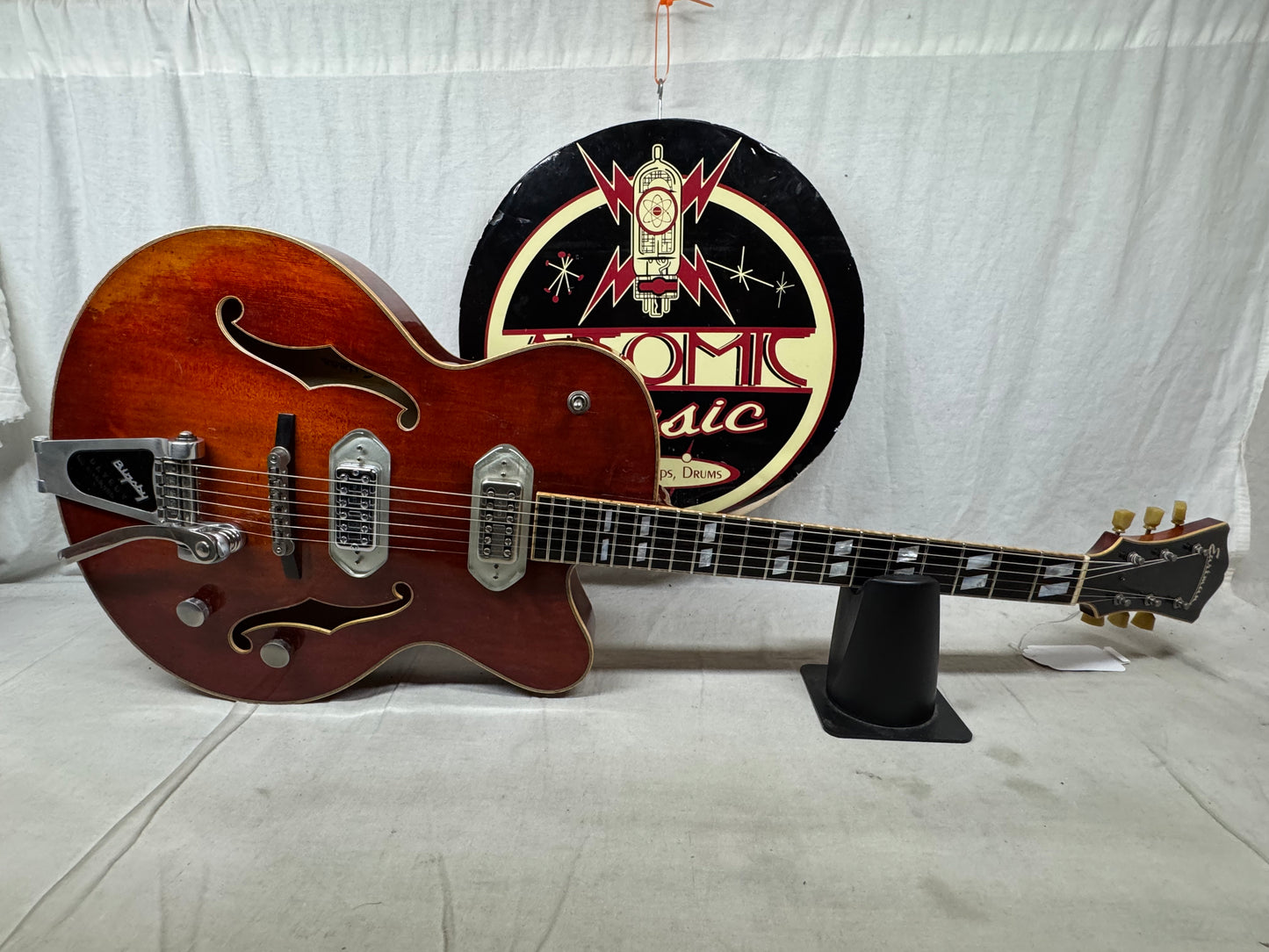 Eastman T58/V t 58 Archtop Hollowbody Guitar with Case
