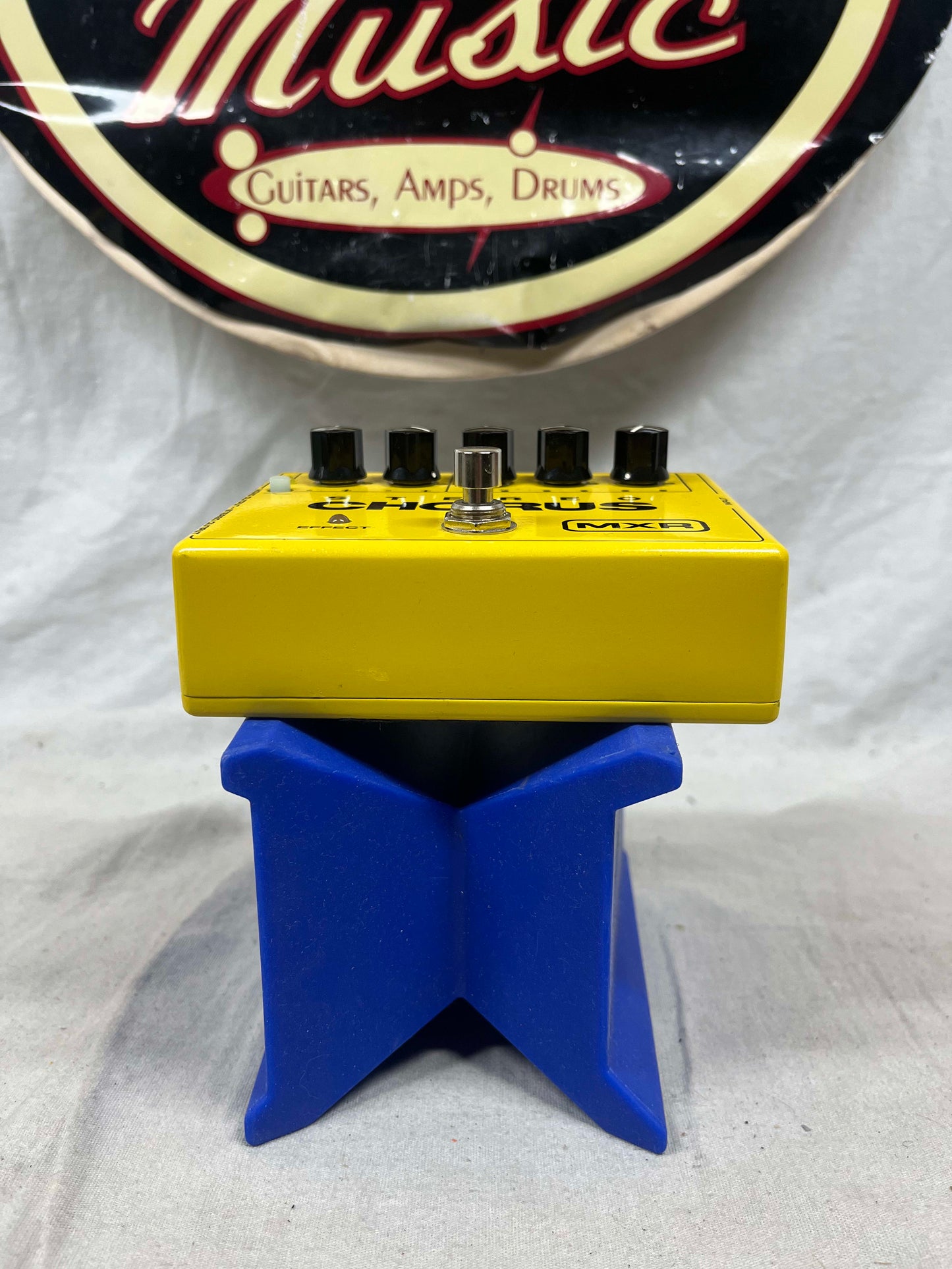 MXR M134 Stereo Chorus Pedal - missing battery covers