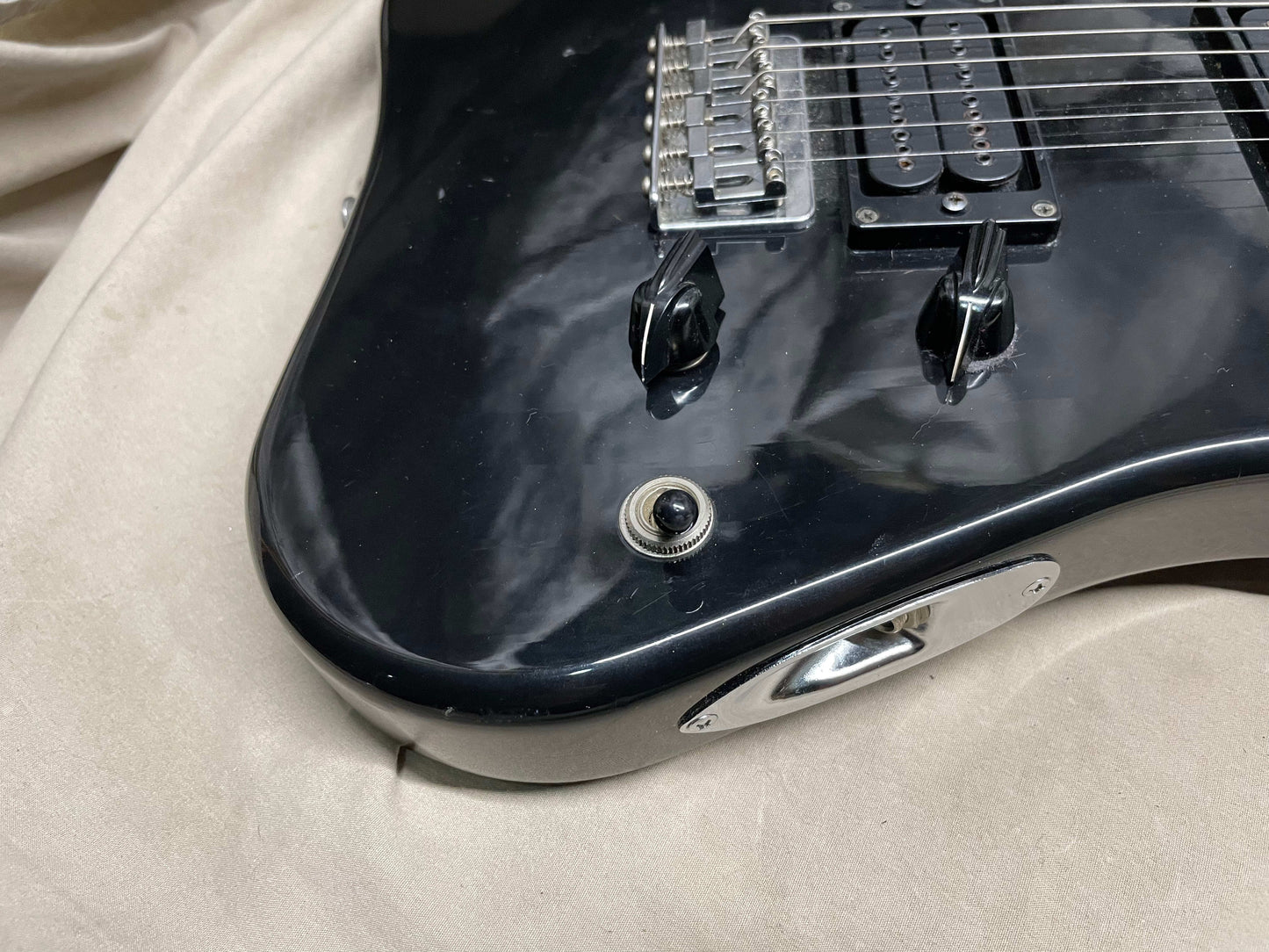 Guitarification Doublecut Electric Guitar - Black / Maple