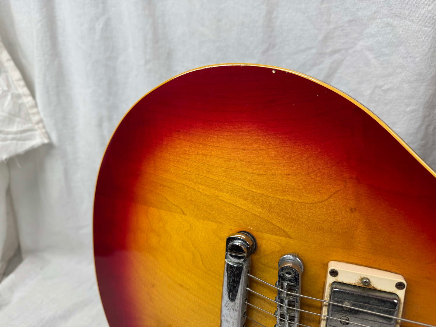 Gibson Les Paul Standard Guitar with Case 1979 - Cherryburst