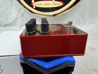 Does It Doom? Baghdad Distortion Pedal with Box - Black & Red
