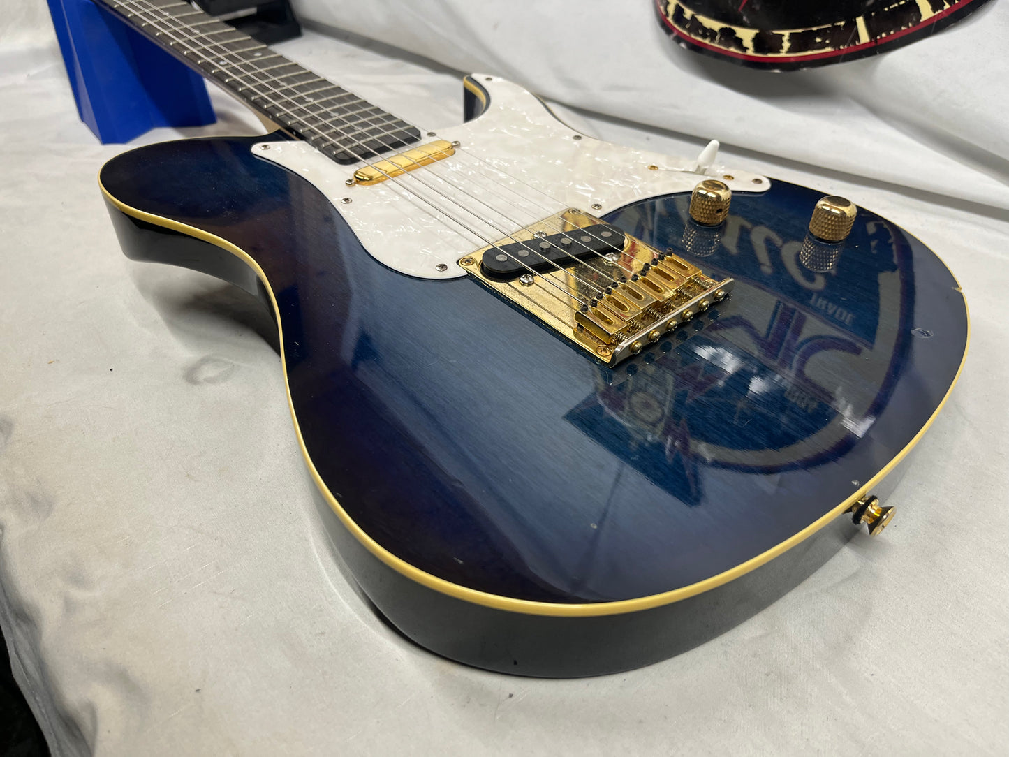 Yamaha Pacifica 302-S Singlecut Electric Guitar