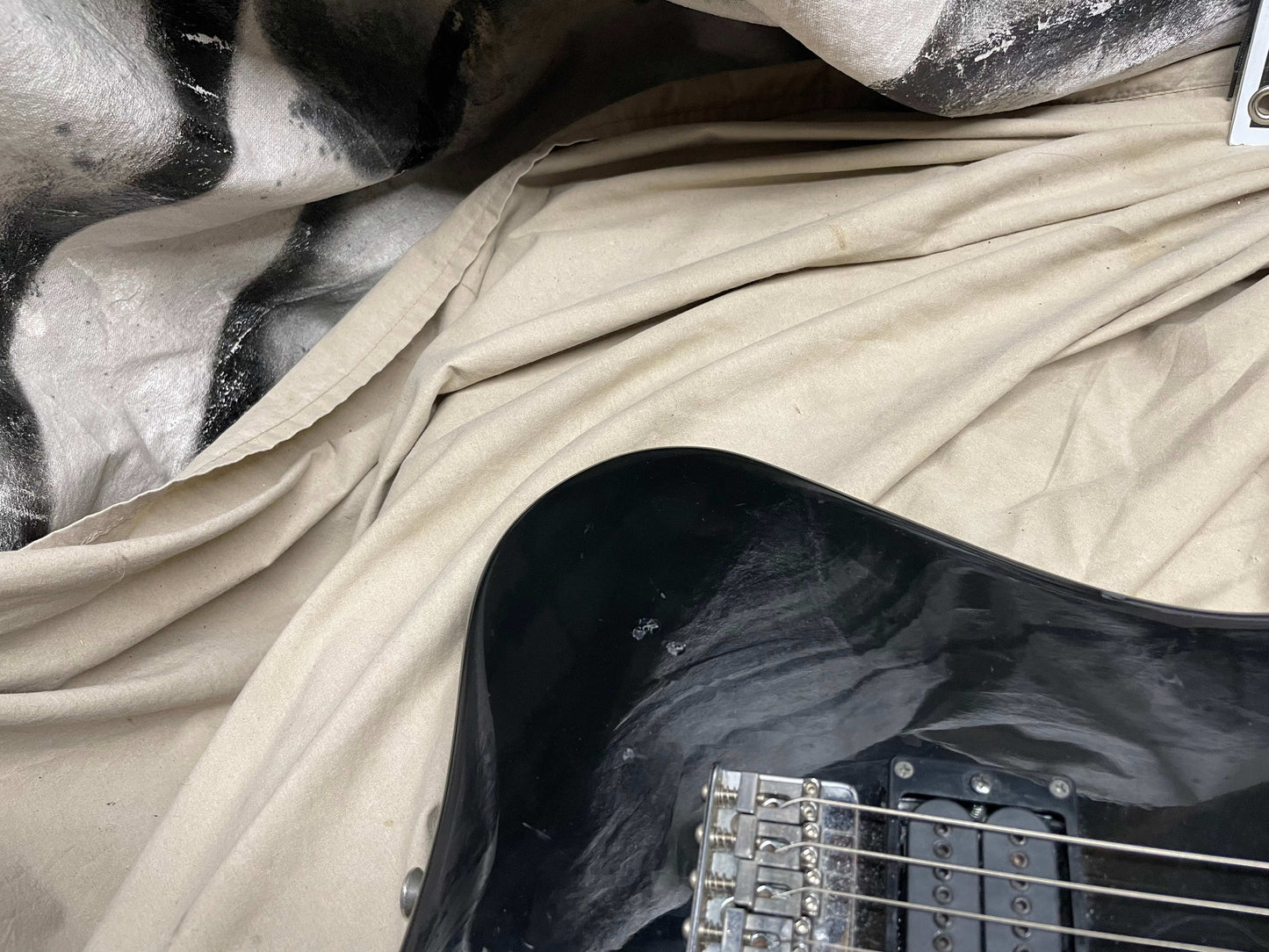 Guitarification Doublecut Electric Guitar - Black / Maple