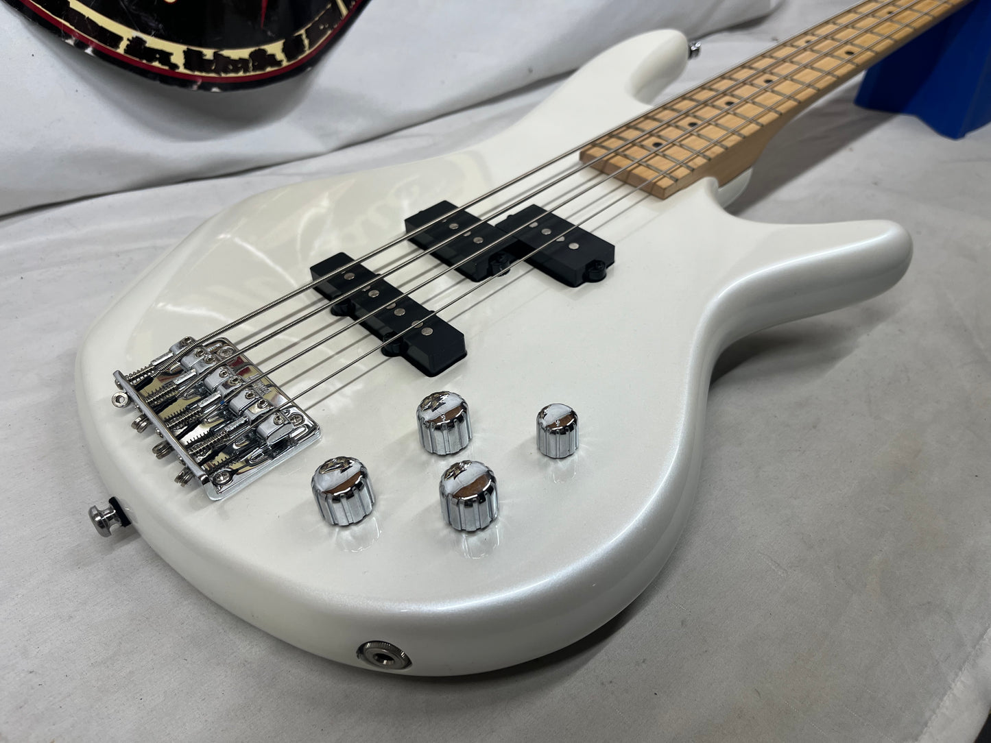 Ibanez Soundgear Gio GSR200M 4-String Electric Bass