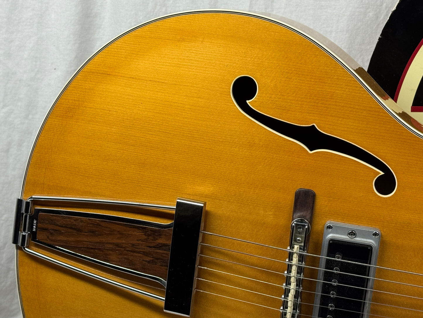 Yamaha AE-11 ae11 Archtop Electric Hollowbody Guitar with Case - Natural