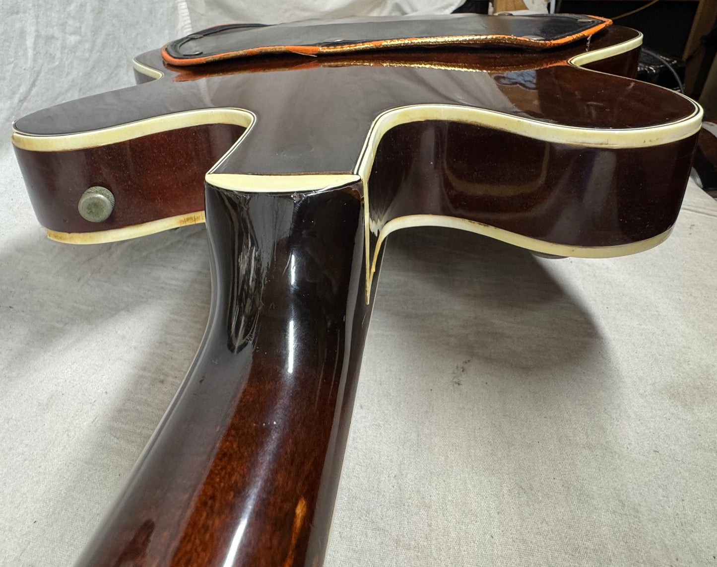 Gretsch 6122 G6122 The Chet Atkins Country Gentleman Hollowbody Guitar with Case - modified 1964