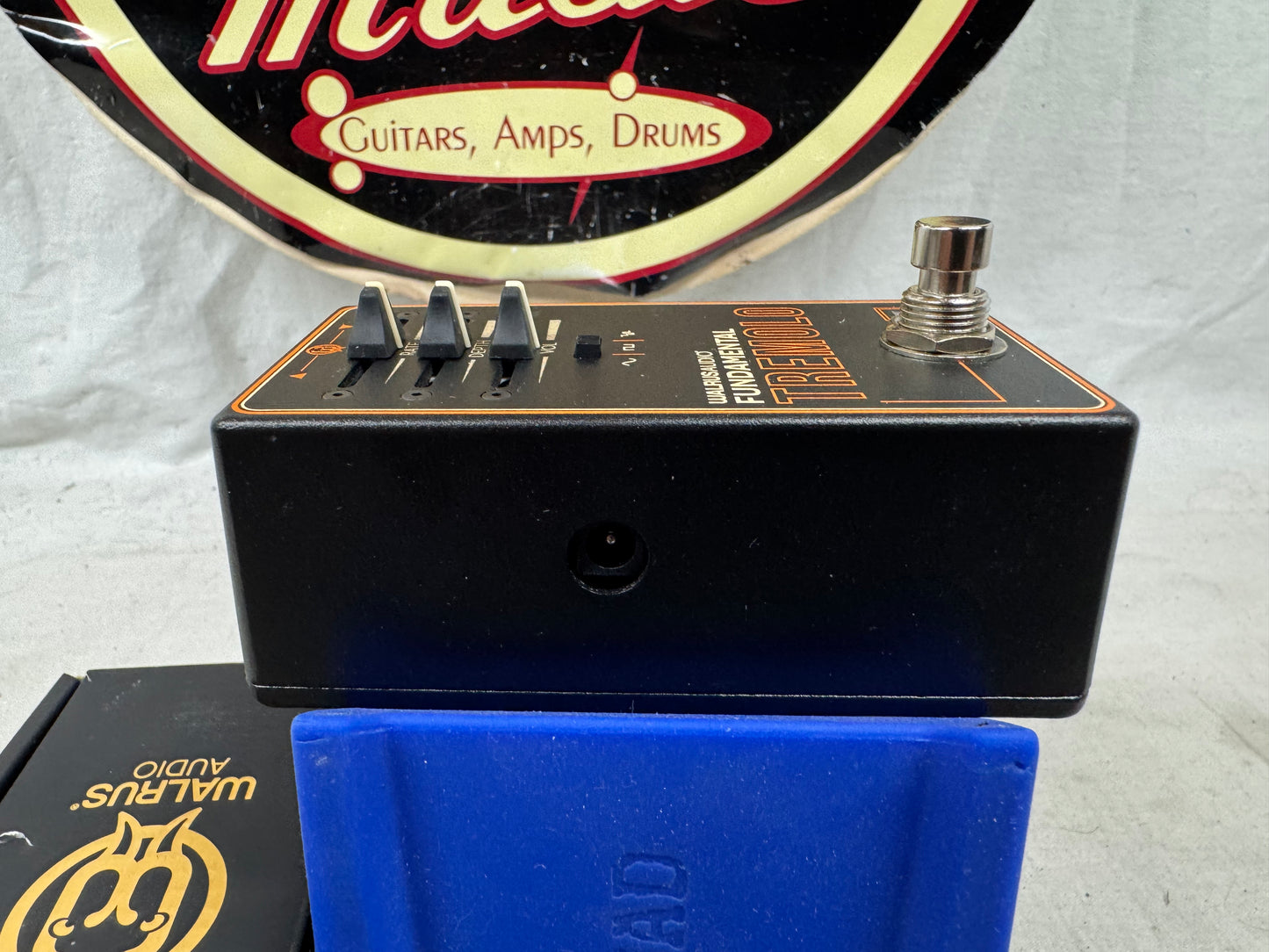 Walrus Audio Fundamental Tremolo Pedal with Box