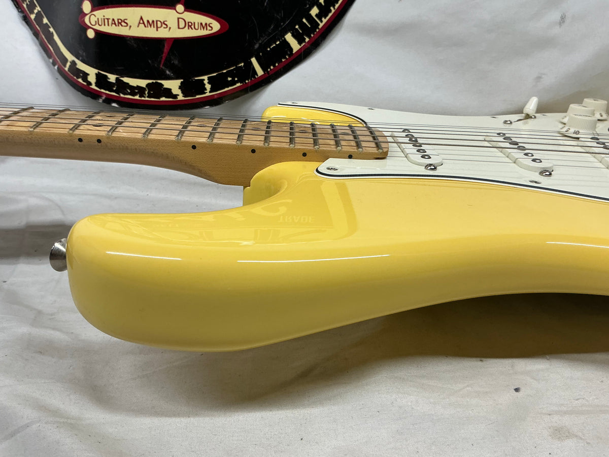 Fender Player Stratocaster 2022 - Butter Cream - Maple Fingerboard