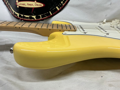 Fender Player Stratocaster 2022 - Butter Cream - Maple Fingerboard