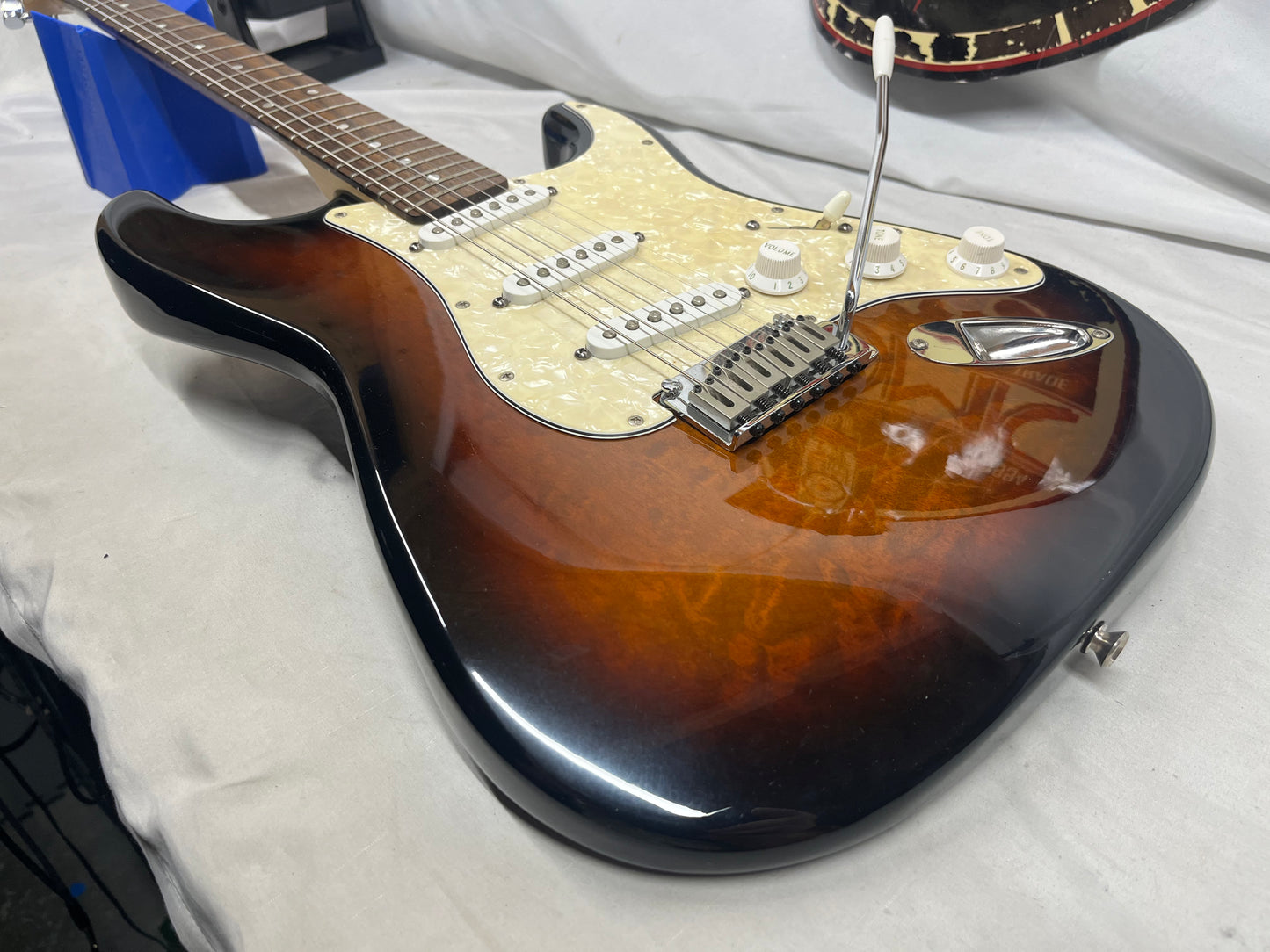 Squier Deluxe Series Stratocaster strat Electric Guitar - Antique Burst