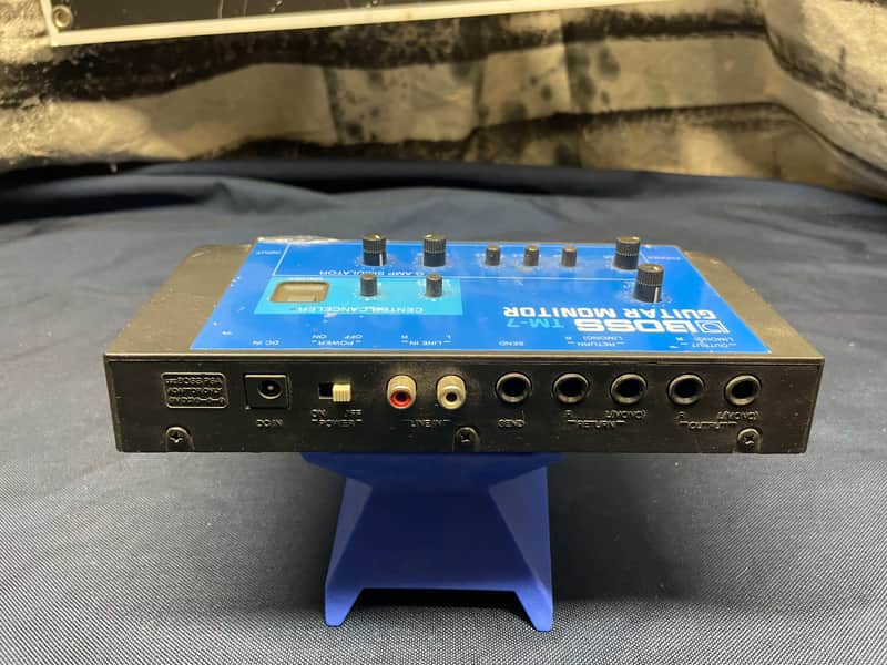 Boss TM-7 Guitar Monitor - missing battery cover - Image 5