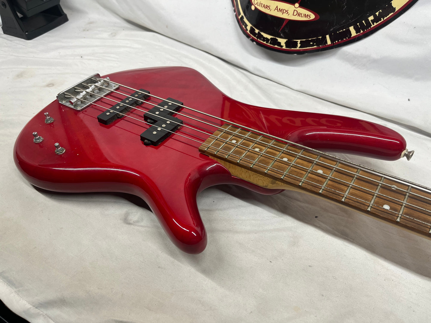 Ibanez Soundgear Gio GSR200 4-String Doublecut Electric Bass