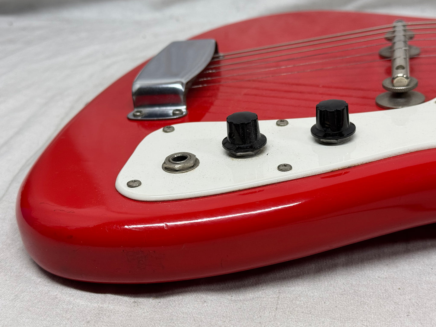 Supro Colt 22" Short Scale Guitar Vintage - Red (appears to be re-finished)