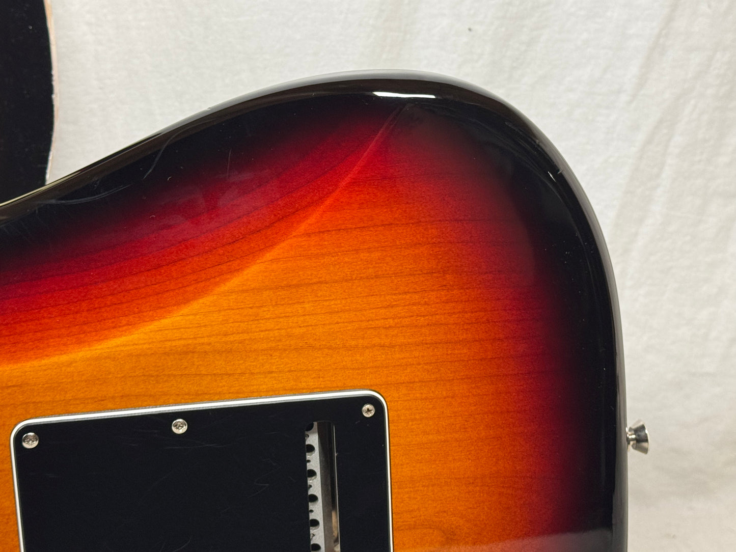 Fender American Standard Stratocaster Guitar with Case 2013 - 3-Color Sunburst / Maple neck