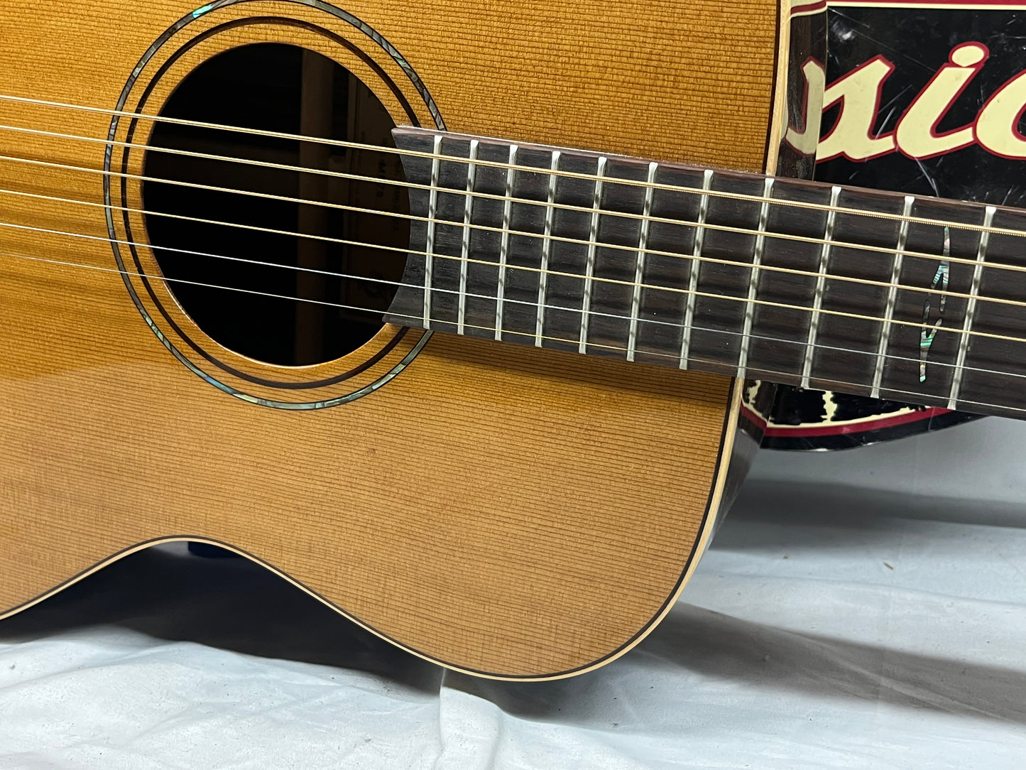 Alvarez MF75 Acoustic Guitar with Hard Case