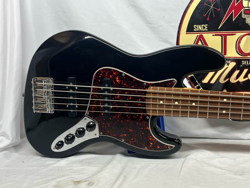 Fender 5-String Electric Jazz Bass - Image 2