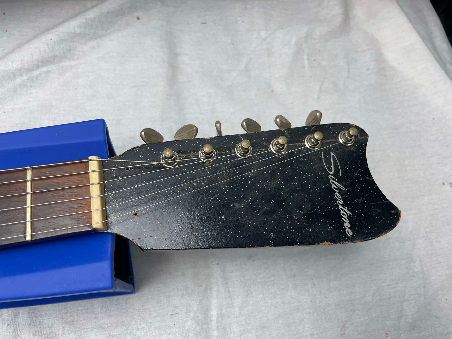 Silvertone 1448 Guitar with Tube Amp in Case Vintage - - Local Pickup Only