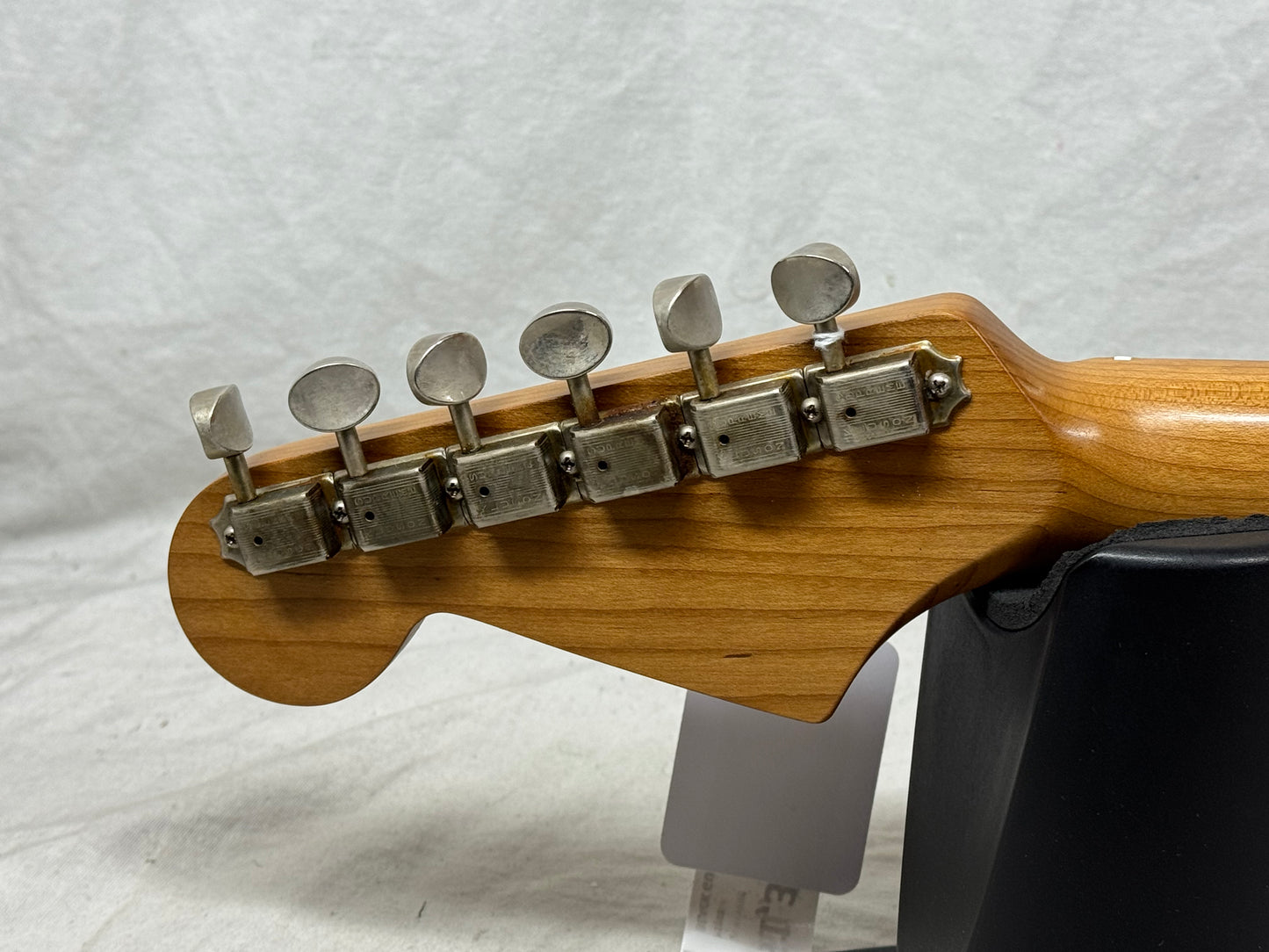 22 Black Guitars S-style Guitar - 3-Color Sunburst