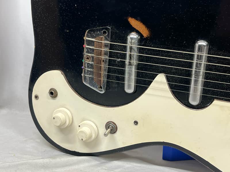 Silvertone Model 1448 Doublecut Electric Guitar - Image 5