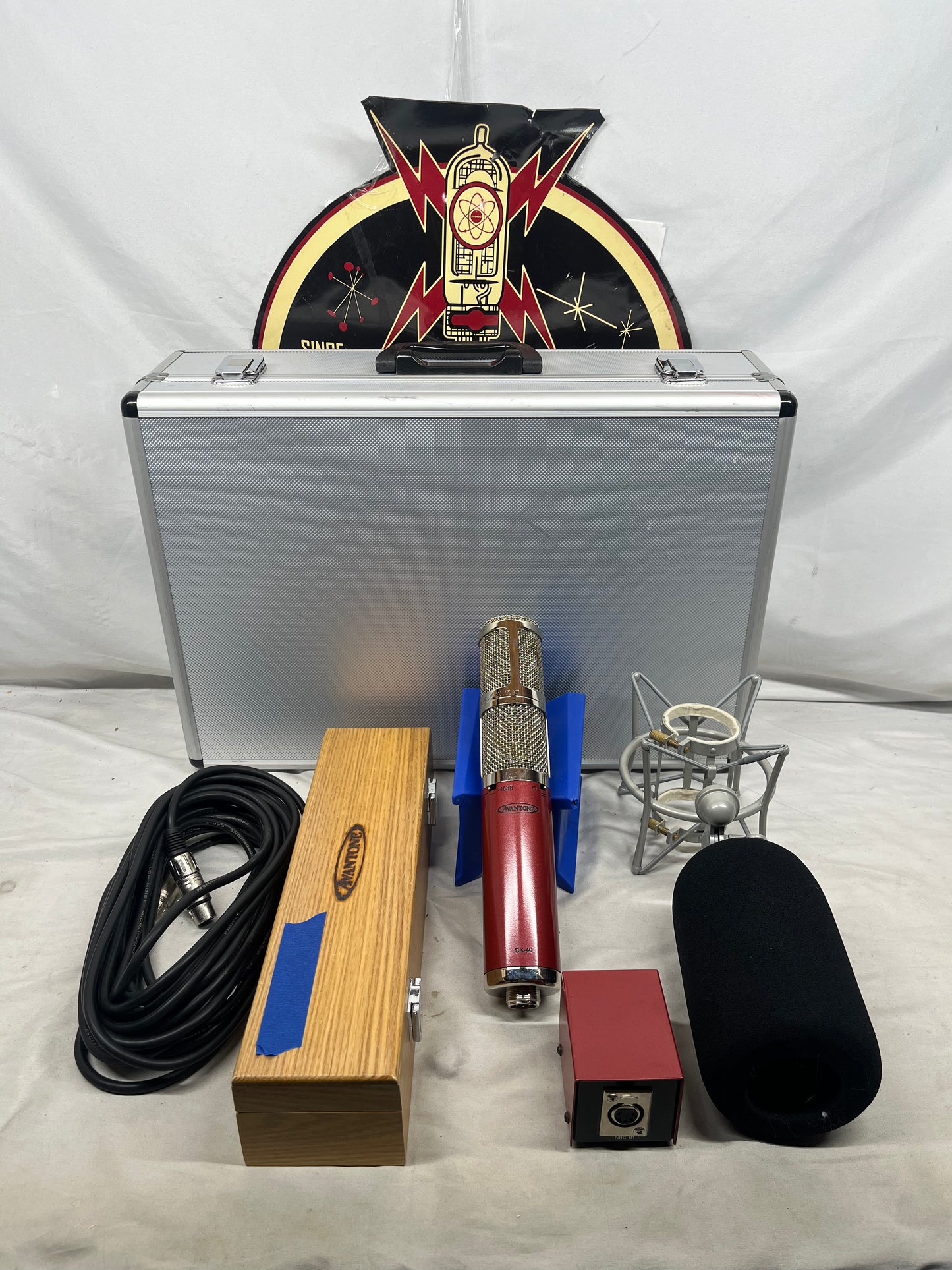 Avantone CK-40 Large Diaphragm Stereo Condenser Microphone with Case