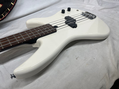 Yamaha RBX-200 4-String Doublecut Electric Bass
