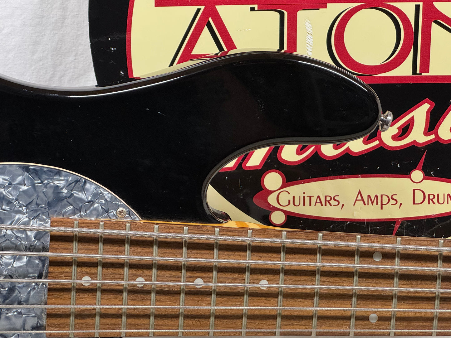 Line 6 Variax Model 700 4-string Bass 2005
