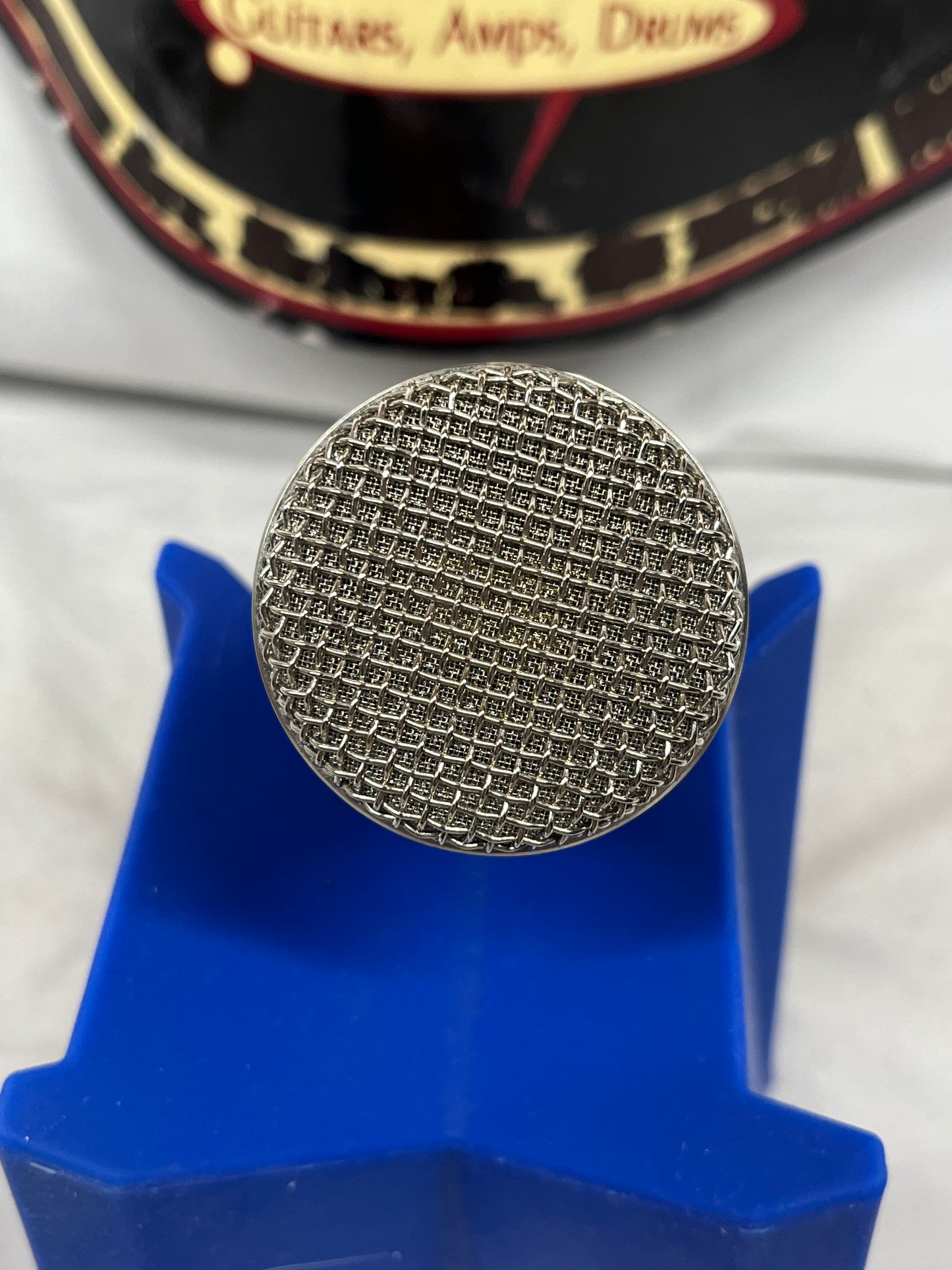 Avantone Pro CV-12 Large Diaphragm Multipattern Tube Condenser Microphone with Case and Shock Mount - *7-Pin Cable is not Included