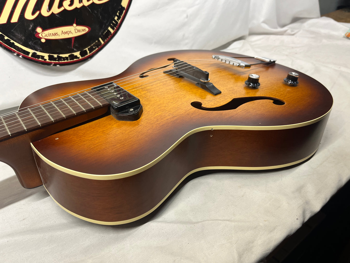 Godin 5ht Avenue Kingpin P90 Left Handed Lefty Hollow Body Electric Guitar