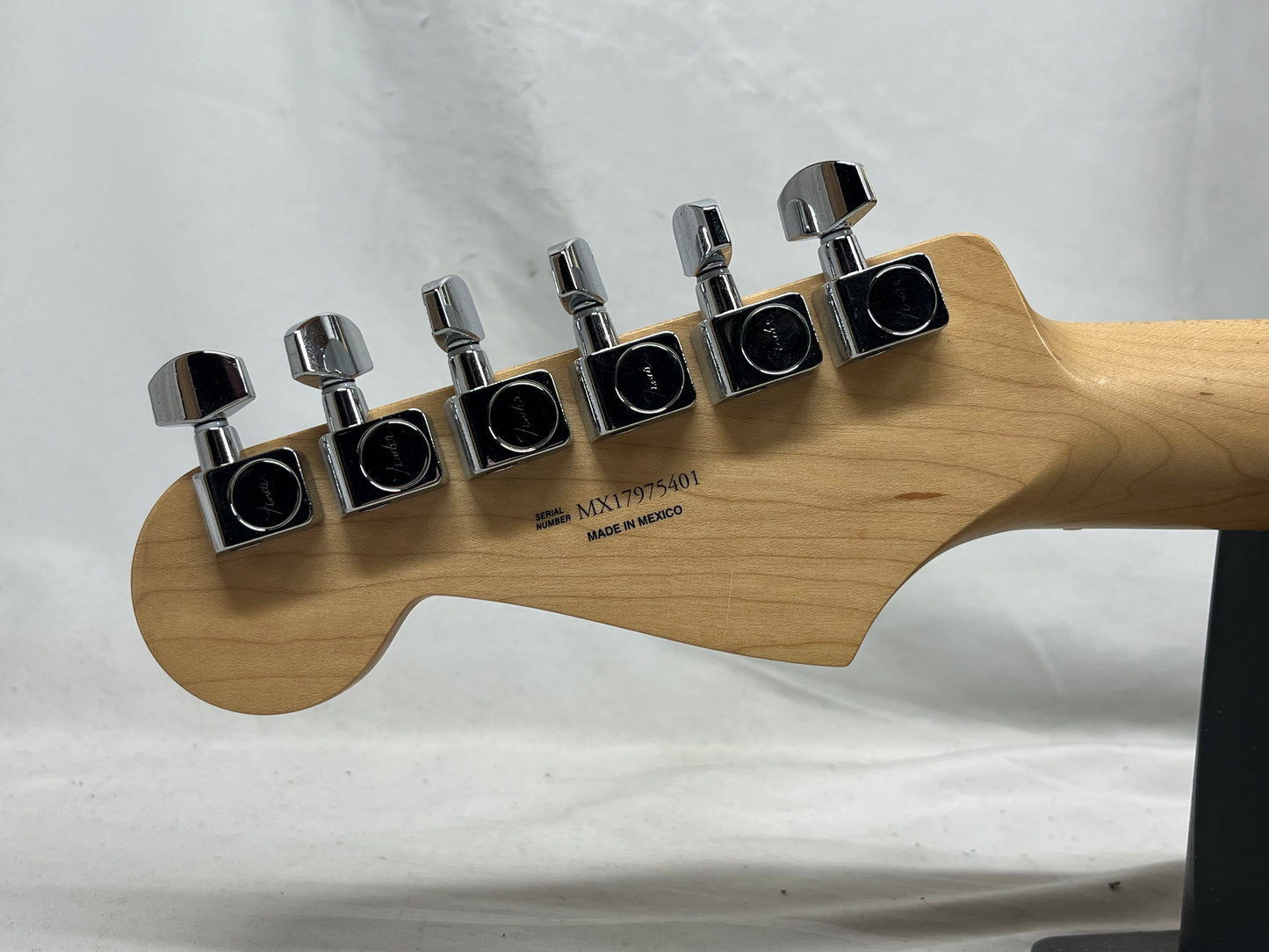 Fender Standard Stratocaster MIM - Made in Mexico Electric Guitar