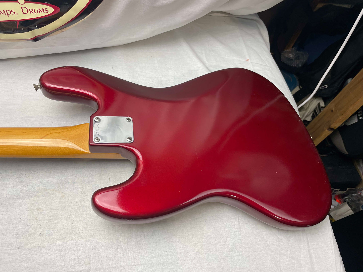 Fender American Jazz Bass '62 Reissue 4-string J-bass with Case 1989 - s/n V042407 with 1982 or 1988 Harness - Candy Apple Red / Rosewood fingerboard