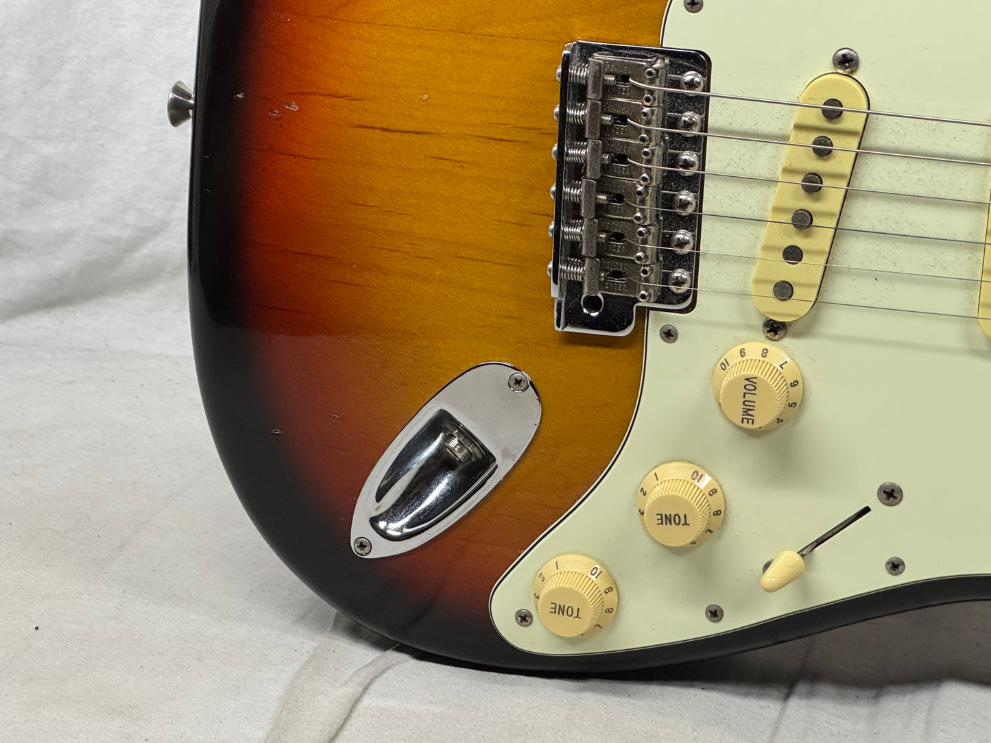 Fender ST-62 st62 1962 '62 Reissue Stratocaster Guitar - CIJ Crafted In Japan 2006 - 2008 - 3-Color Sunburst / Rosewood fingerboard