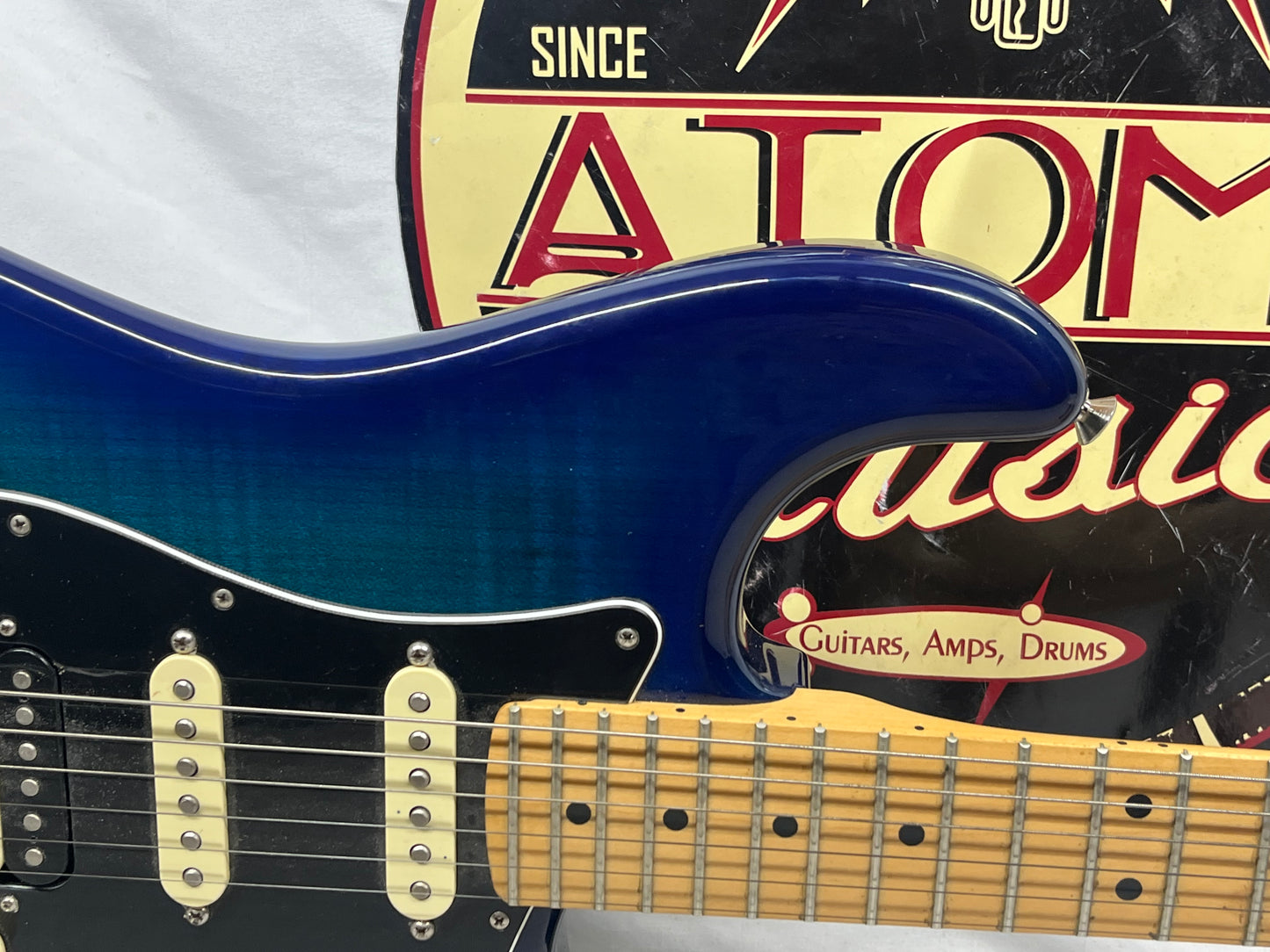 Fender Limited Edition Player Stratocaster HSS Plus Top Electric Guitar MIM - Made in Mexico - Blue Burst