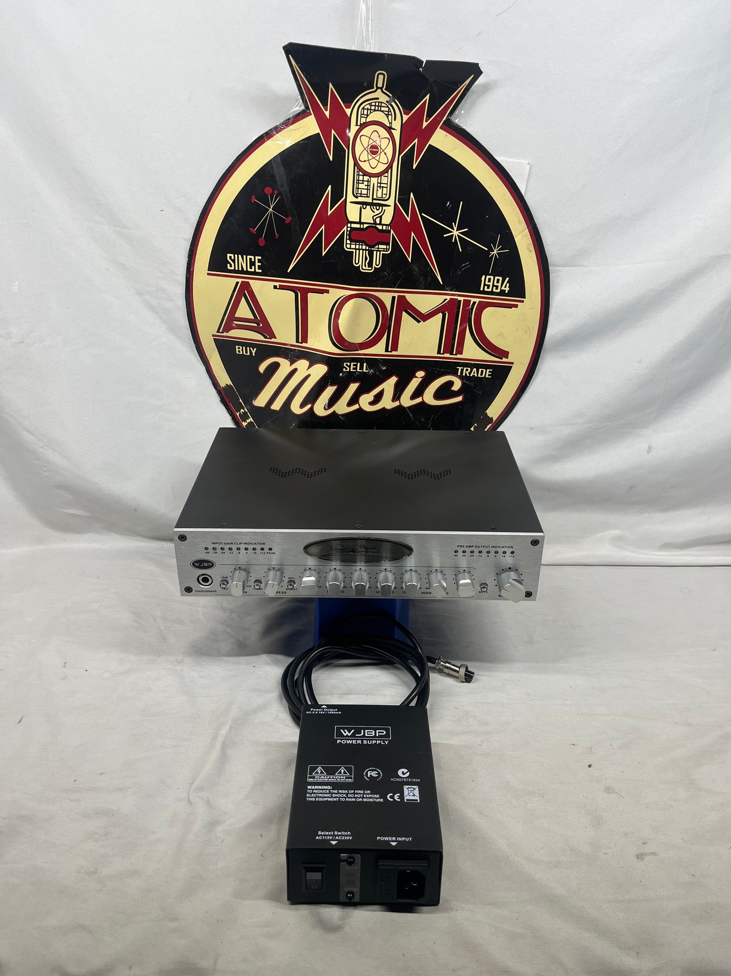 Wayne Jones Audio WJBP Bass Stereo Valve Pre-Amp + WJ1x10 Powered Speaker with Power Supply