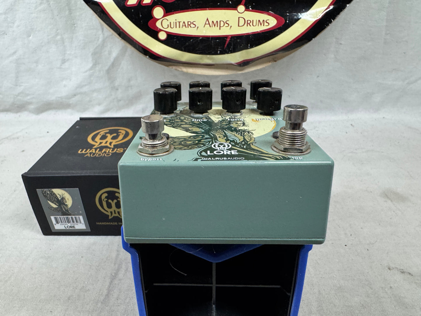 Walrus Audio Lore Reverse Soundscape Generator Reverb Pedal with Box