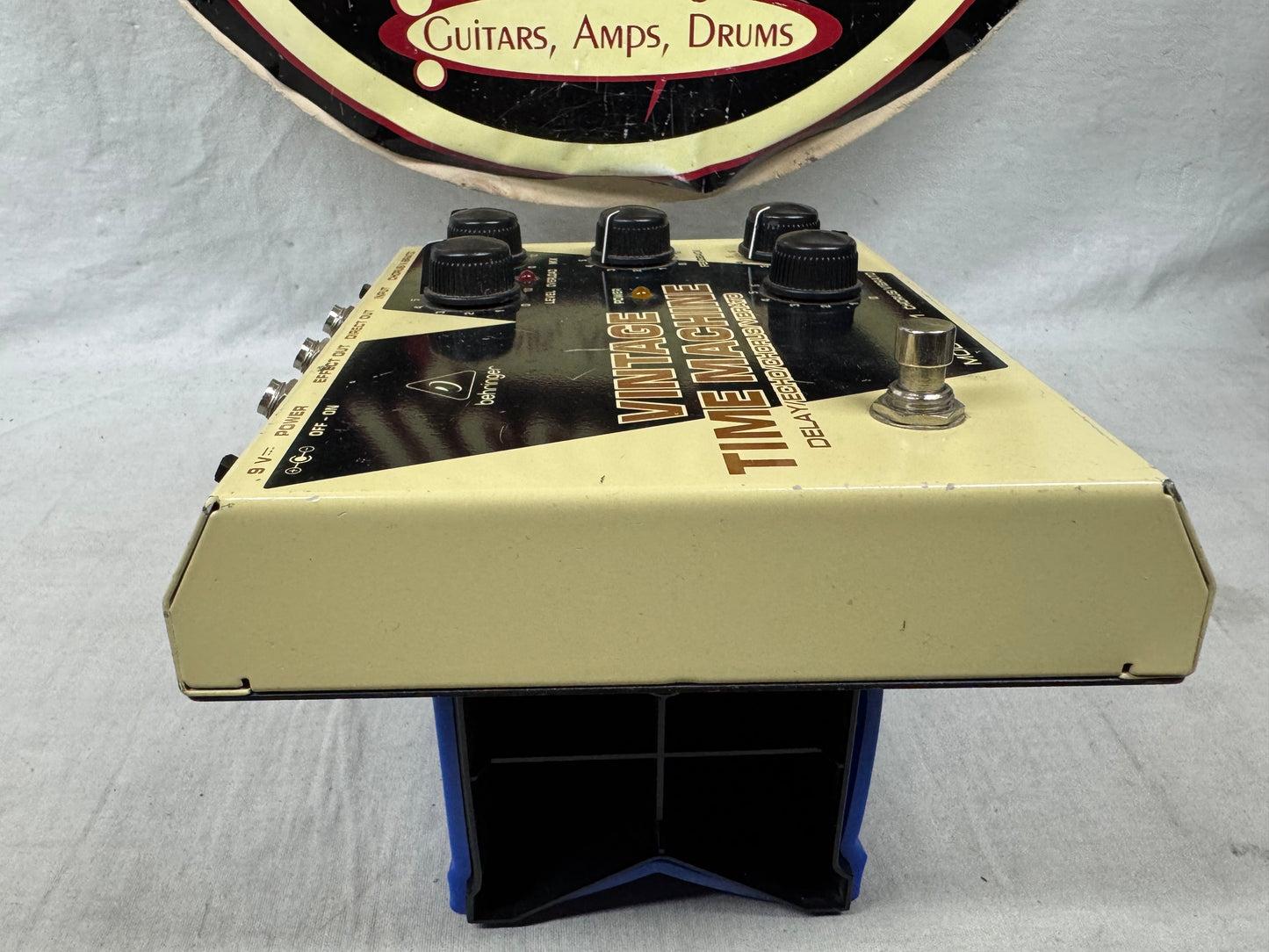 Behringer VM1 Vintage Time Machine Delay Echo Chorus Vibrato Pedal