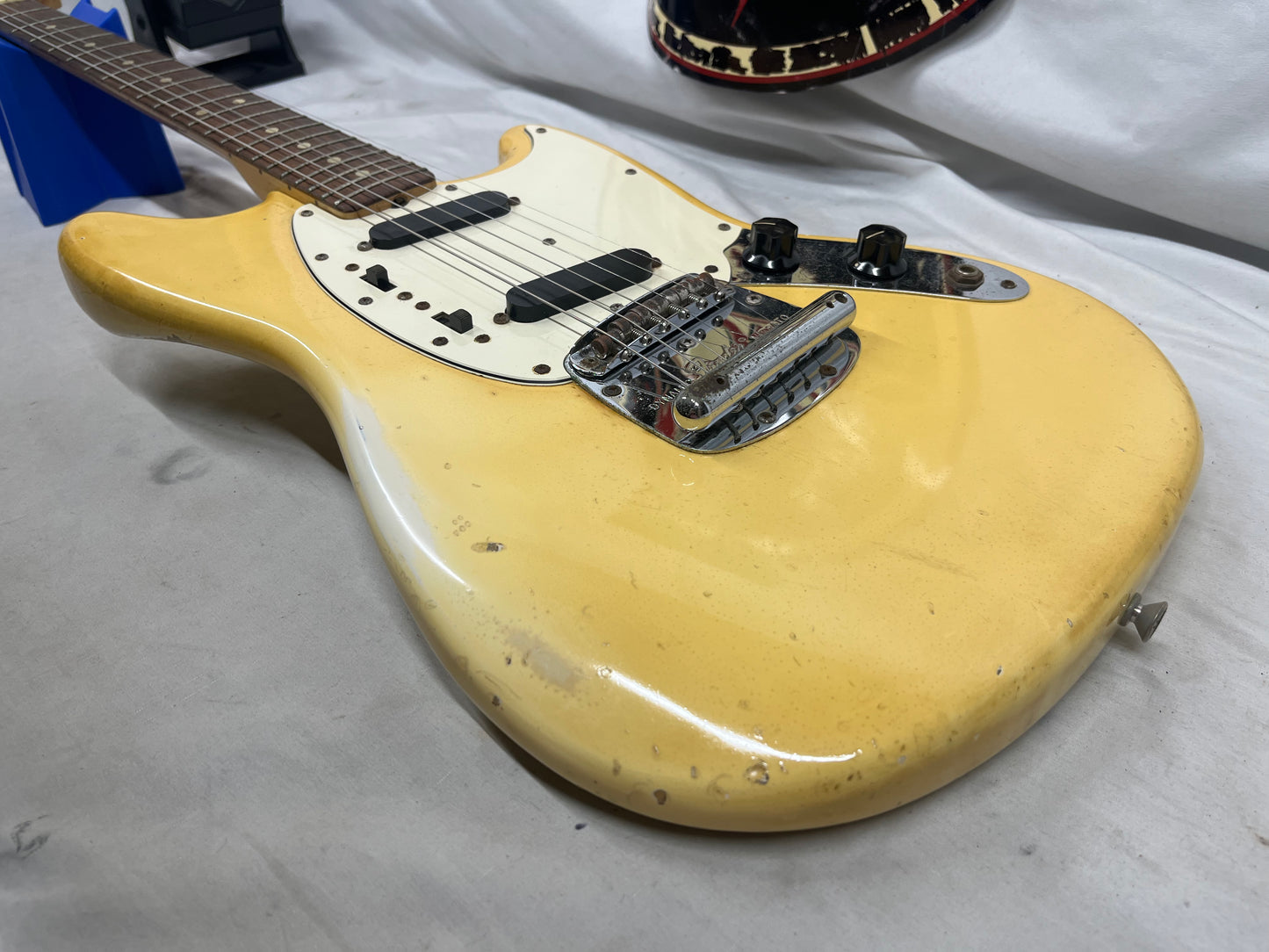 Fender Mustang Electric Guitar 1975 with Hard Case