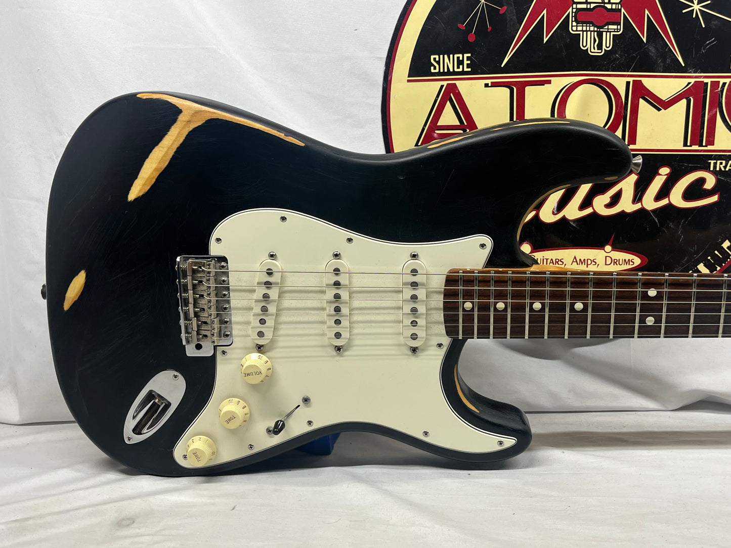 Fender Stratocaster Strat Electric Guitar MIM - Made in Mexico - Home-Distressed