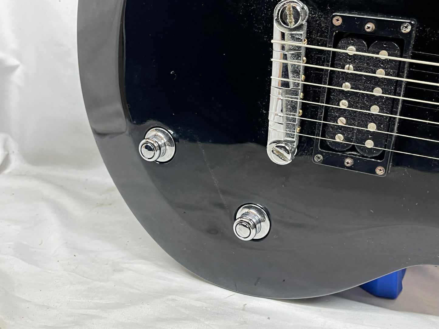 Yamaha AES420 Singlecut Electric Guitar